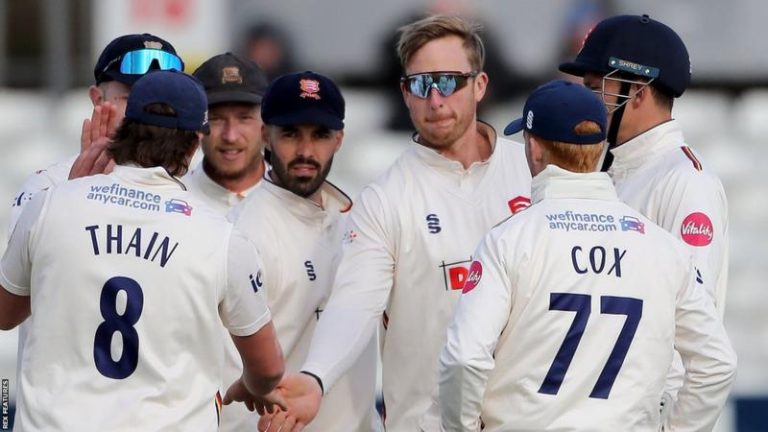 County Championship: Essex pace bowlers dominate Lancashire