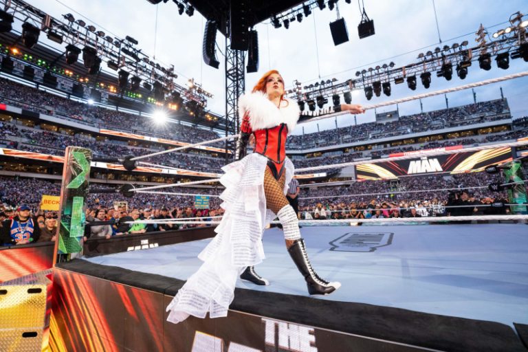 Becky Lynch Wins WWE Women's World Title; Rhea Ripley Vacated Last Week on Raw